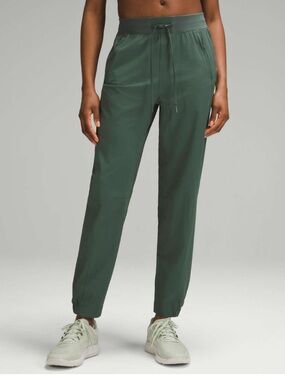 Lululemon License to Train High-Rise Pant | Size 6 | Dark Forest